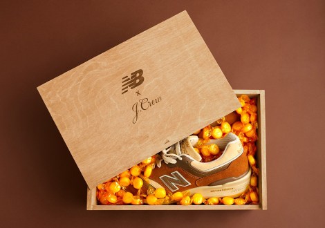 new-balance-997-butterscotch-jcrew-2